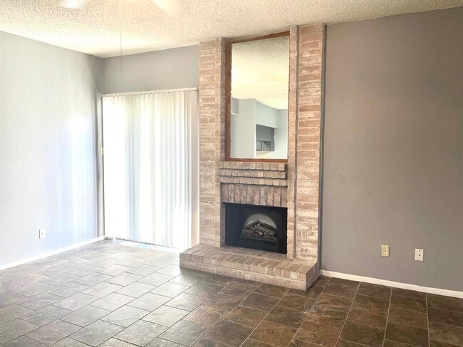 Building Photo - 2204 Millstone Dr