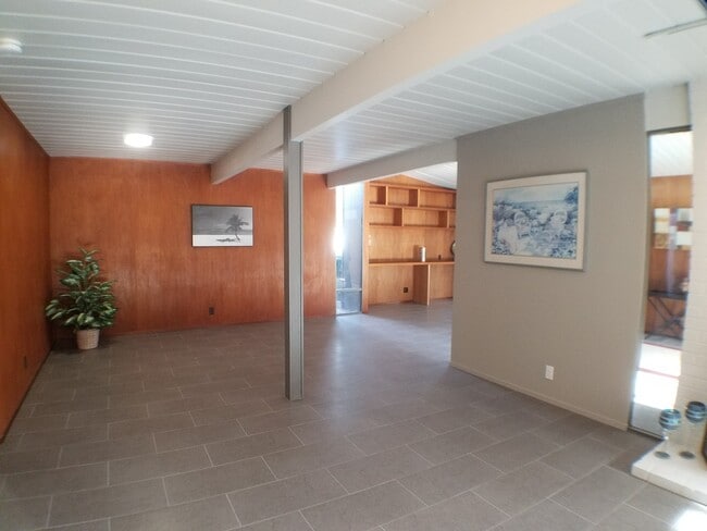 Building Photo - Eichler home near downtown Walnut Creek