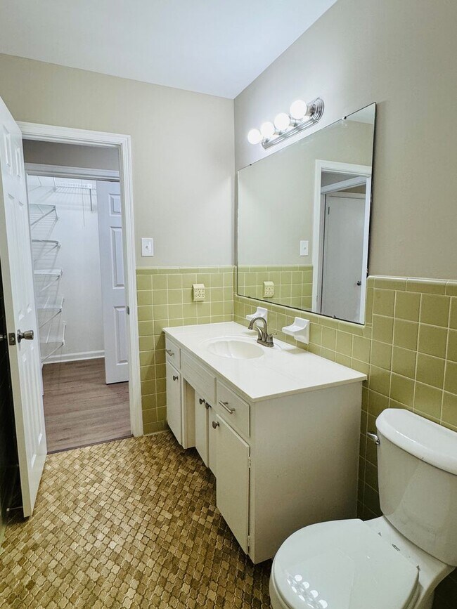 Building Photo - Room to Roam, Comfort to Stay — This Updat...