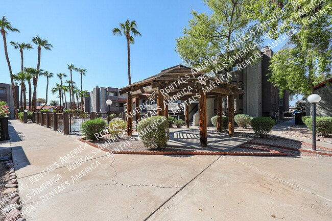 Building Photo - Check out this beautiful 2-bedroom, 2.5 ba...