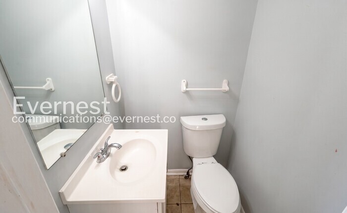 Building Photo - 404 Dabney Dr