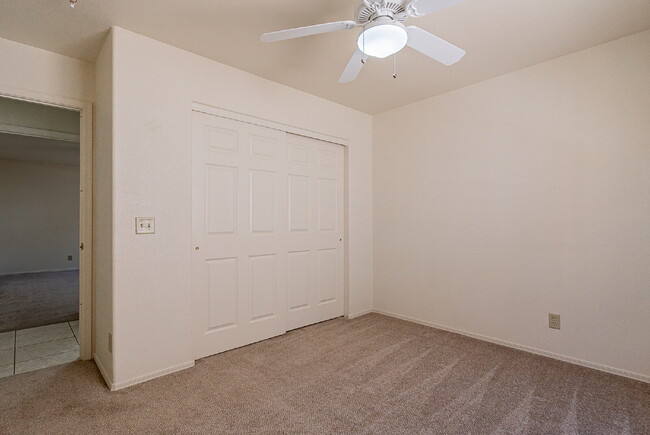 Building Photo - "Well Maintained 2-Bedroom, 2 Bathroom hom...