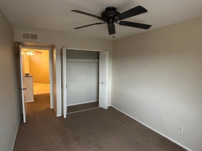 Building Photo - 2 bed + Bonus Room/Loft and 2 car garage