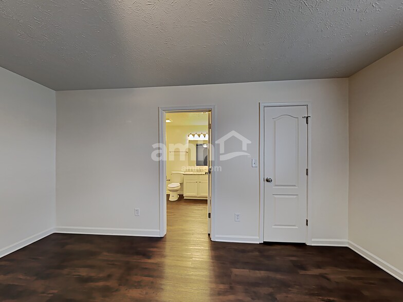 Building Photo - 1145 Bumblebee Way