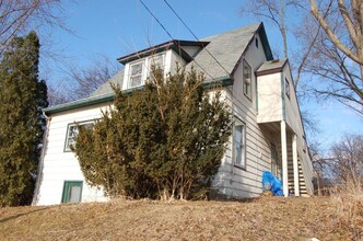 Building Photo - 1626 Winnebago St