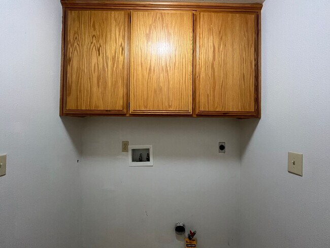 Building Photo - **PENDING**