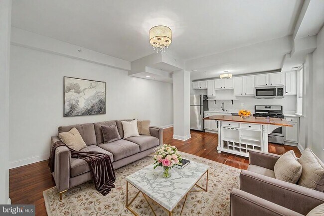 Building Photo - 1340 Fairmont St NW