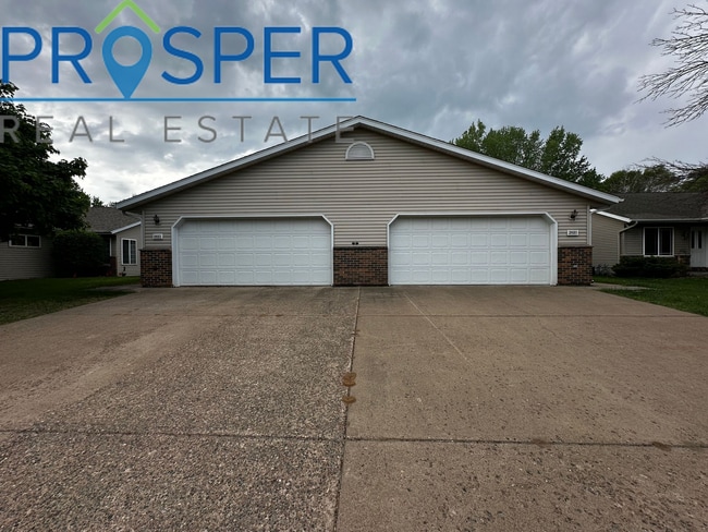 Building Photo - Spacious 2 Bedroom 2 Bath in Eau Claire