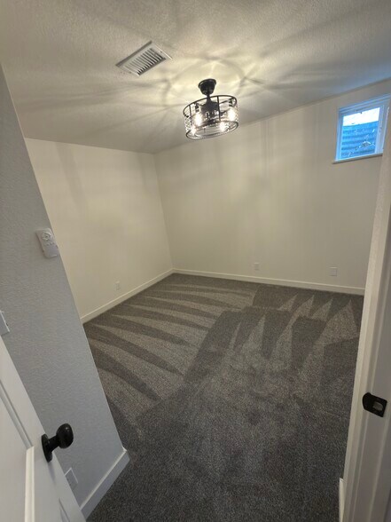 Building Photo - 11867 Keough Dr