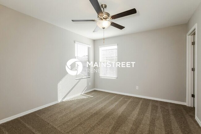 Building Photo - 3 Bedroom Pet-Friendly Home in Phoenix, AZ with Main Street Renewal