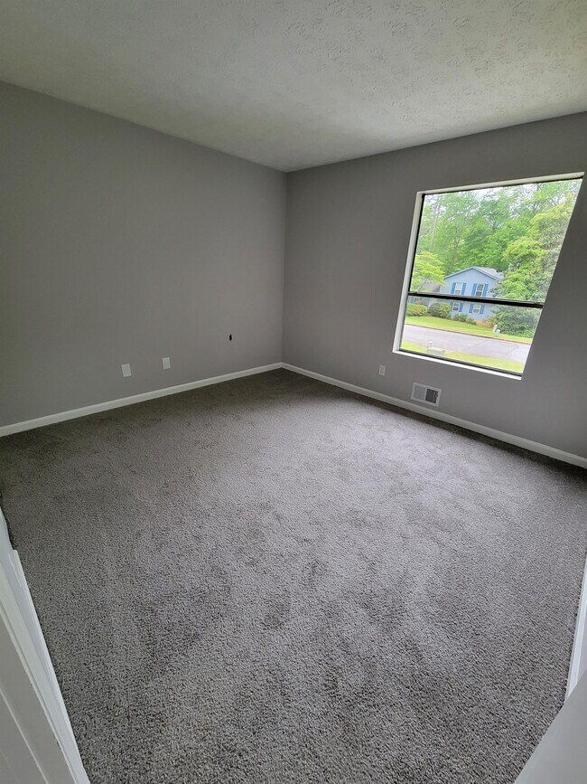 Building Photo - 180 Moonshadow Ct
