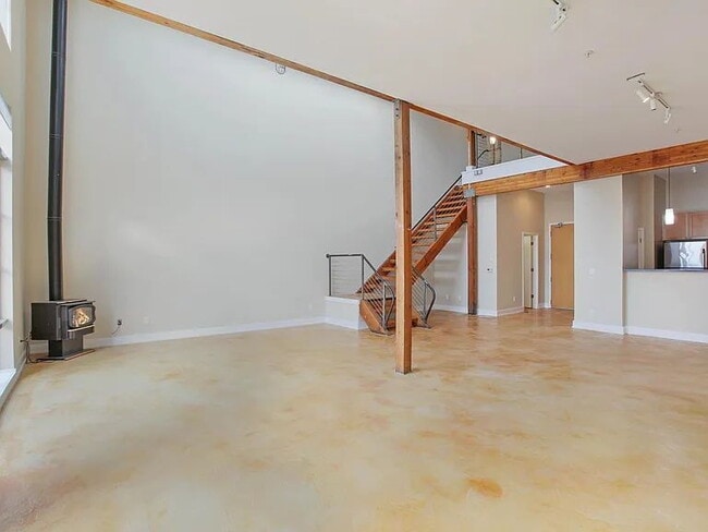 Building Photo - 81 Langton St