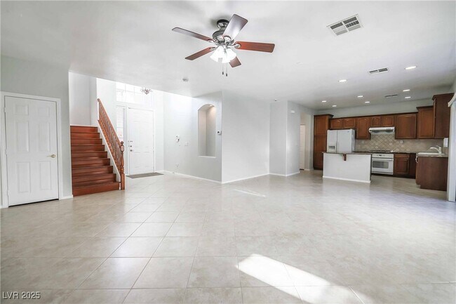 Building Photo - 2219 Summer Home St