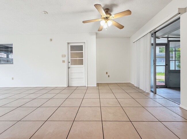 Building Photo - 3/2 Home in College Park