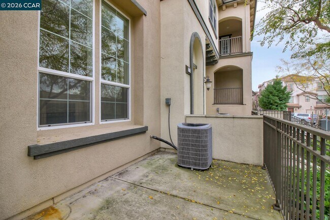 Building Photo - 2066 Mendocino Lane