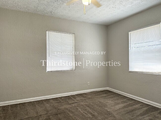 Building Photo - 1861 Bisbee St