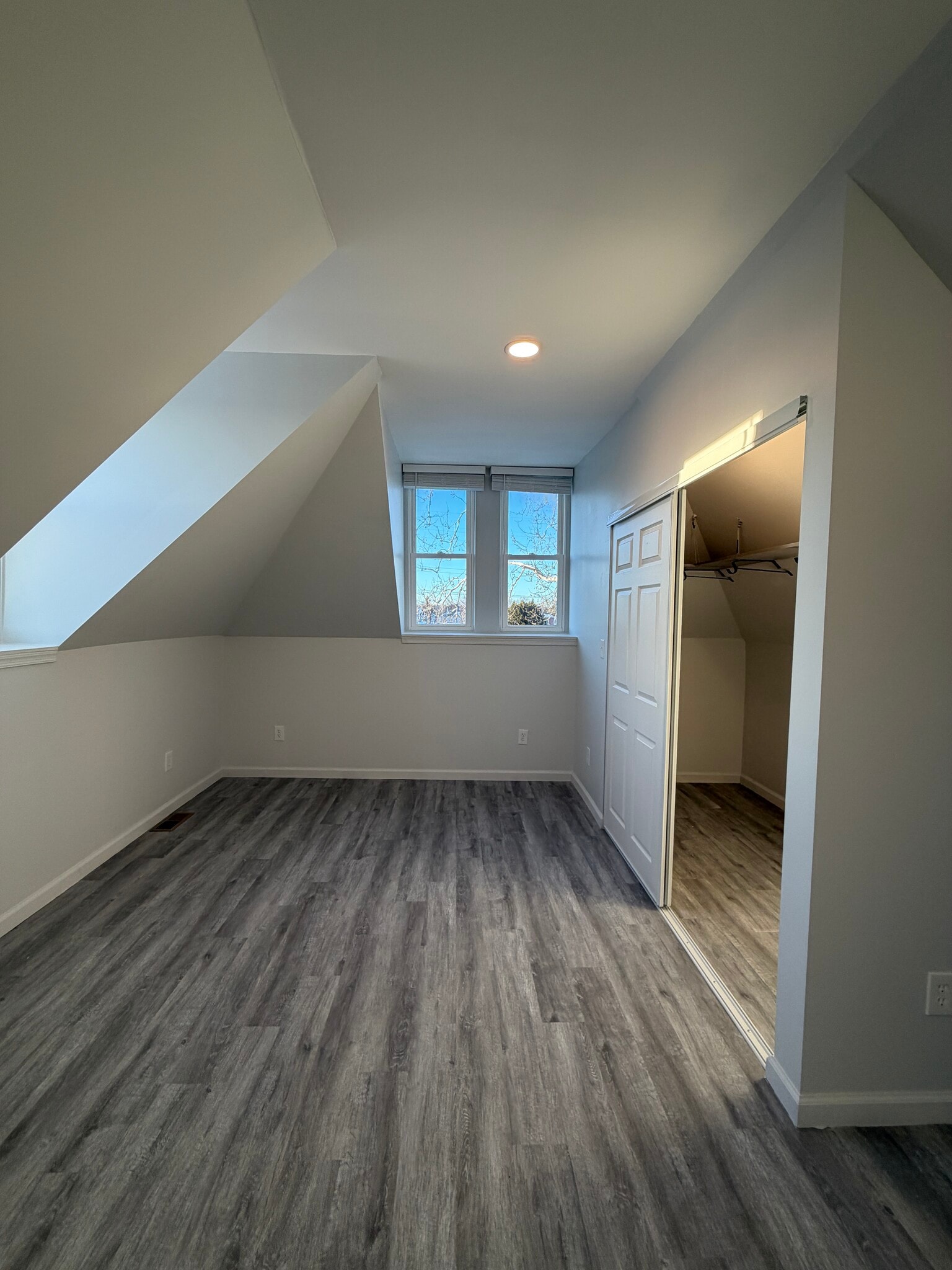 Building Photo - 934 11th Ave