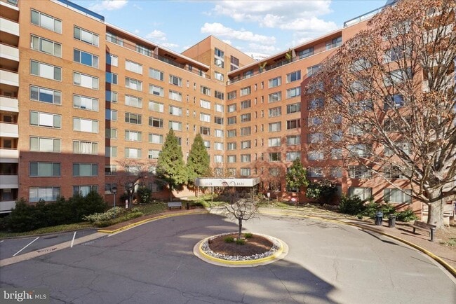 Building Photo - 1011 Arlington Blvd