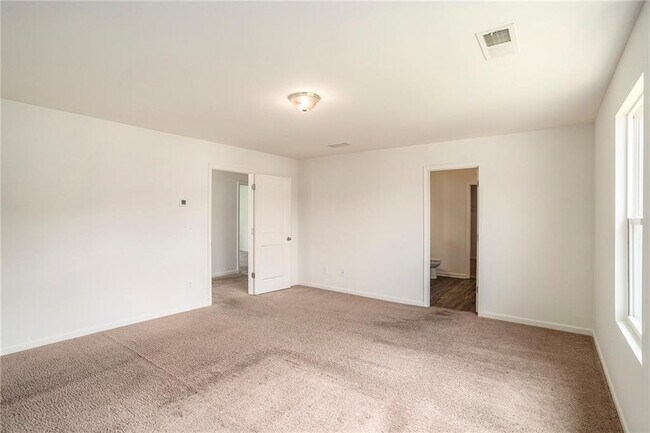 Building Photo - 10 Nordette Ln