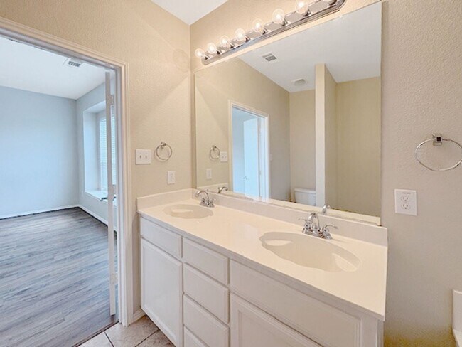 Building Photo - 9716 Minton Dr