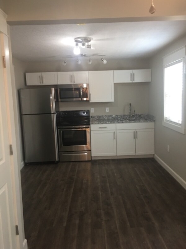 Building Photo - 320 E Main St