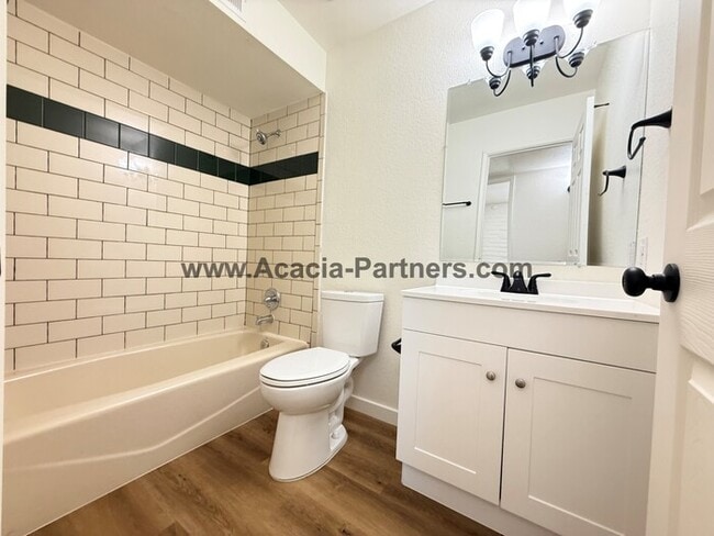 Building Photo - Three Bedroom Home