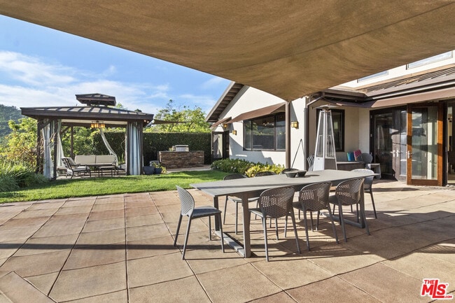 Building Photo - 2473 La Condesa Dr