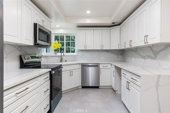Building Photo - 3511 Paraiso Way