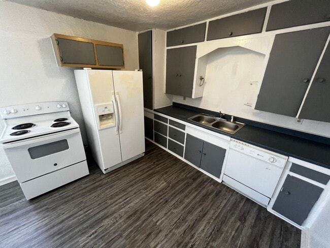 Building Photo - 3 bed 1 bath