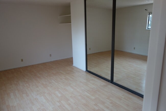 Building Photo - Bright 3-Bed condo with In-Unit Laundry, Pool Access, and Assigned Carport in Fremont