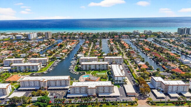 Building Photo - 931 Gardenia Dr