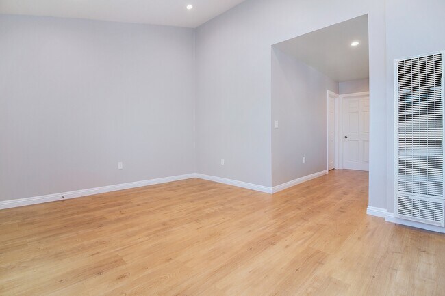 Building Photo - Olive Avenue Triplex