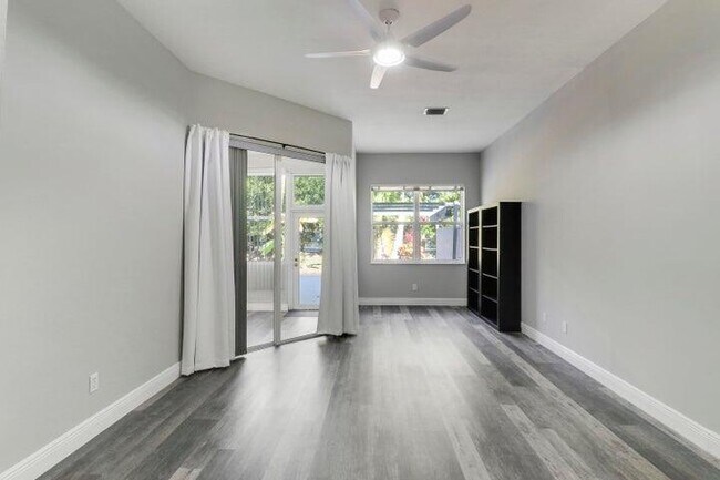 Building Photo - 3033 SE Brierwood Pl