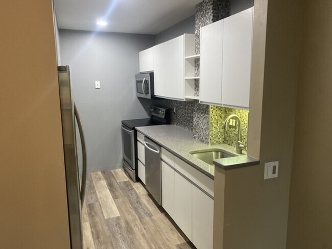 Building Photo - Gorgeous Canton Shipyard Studio w/ AC & Parking! Available 7/15