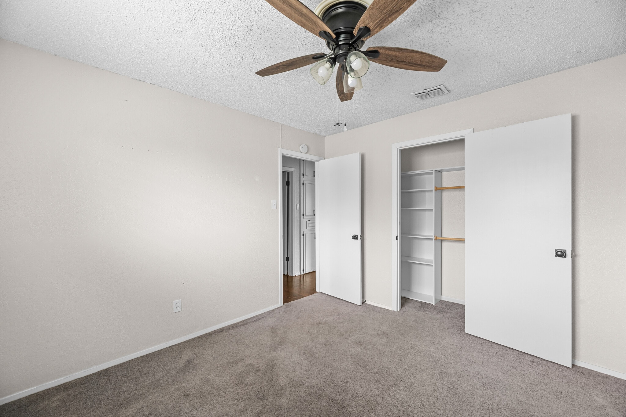 Building Photo - 4014 Richwood Cir