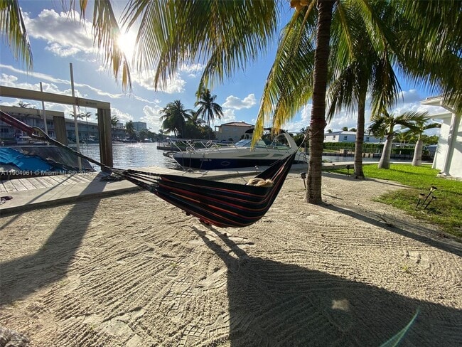 Building Photo - 12388 N Bayshore Dr