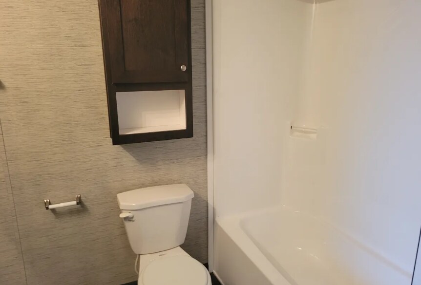 Building Photo - 9991 Southwinds Dr