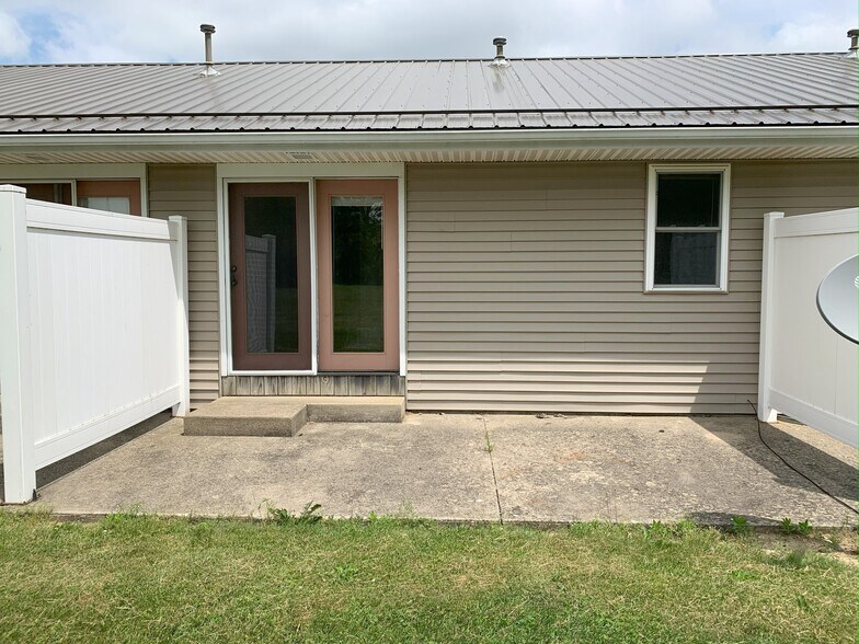 Building Photo - 350 N 100 E
