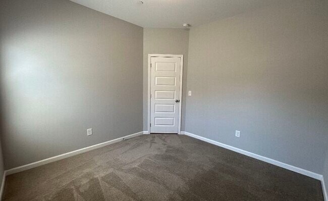 Building Photo - 1027 Echo Rdg Rd