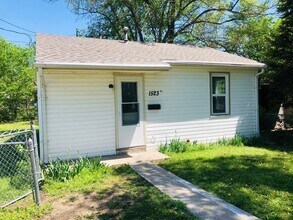 Building Photo - Too Cute!