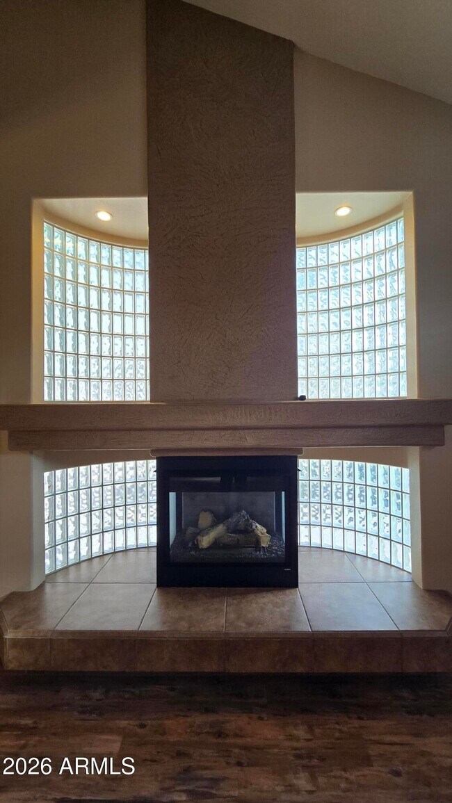 Building Photo - 9658 W Pinnacle Vista Dr