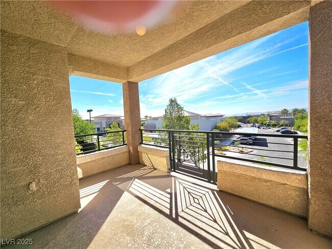 Building Photo - 10809 Garden Mist Dr