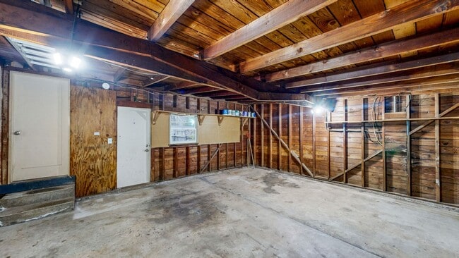 Building Photo - PURE Property Management -  Charming 2BR/1...