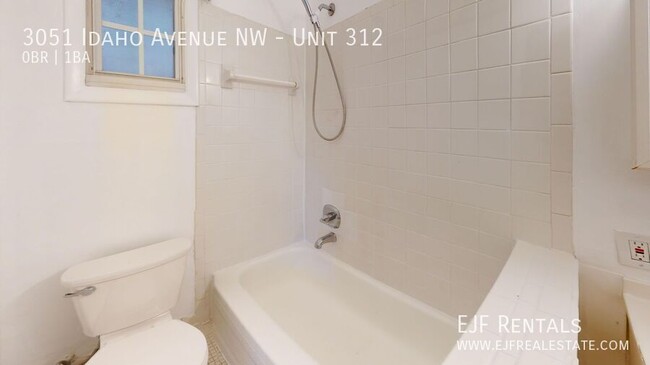 Building Photo - 3051 Idaho Ave NW