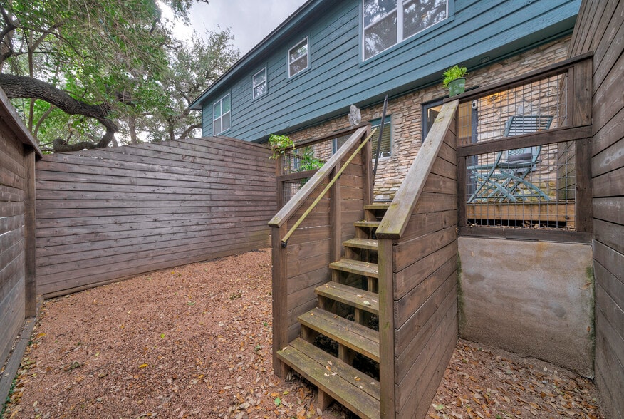 BACKYARD - 3805 southridge dr