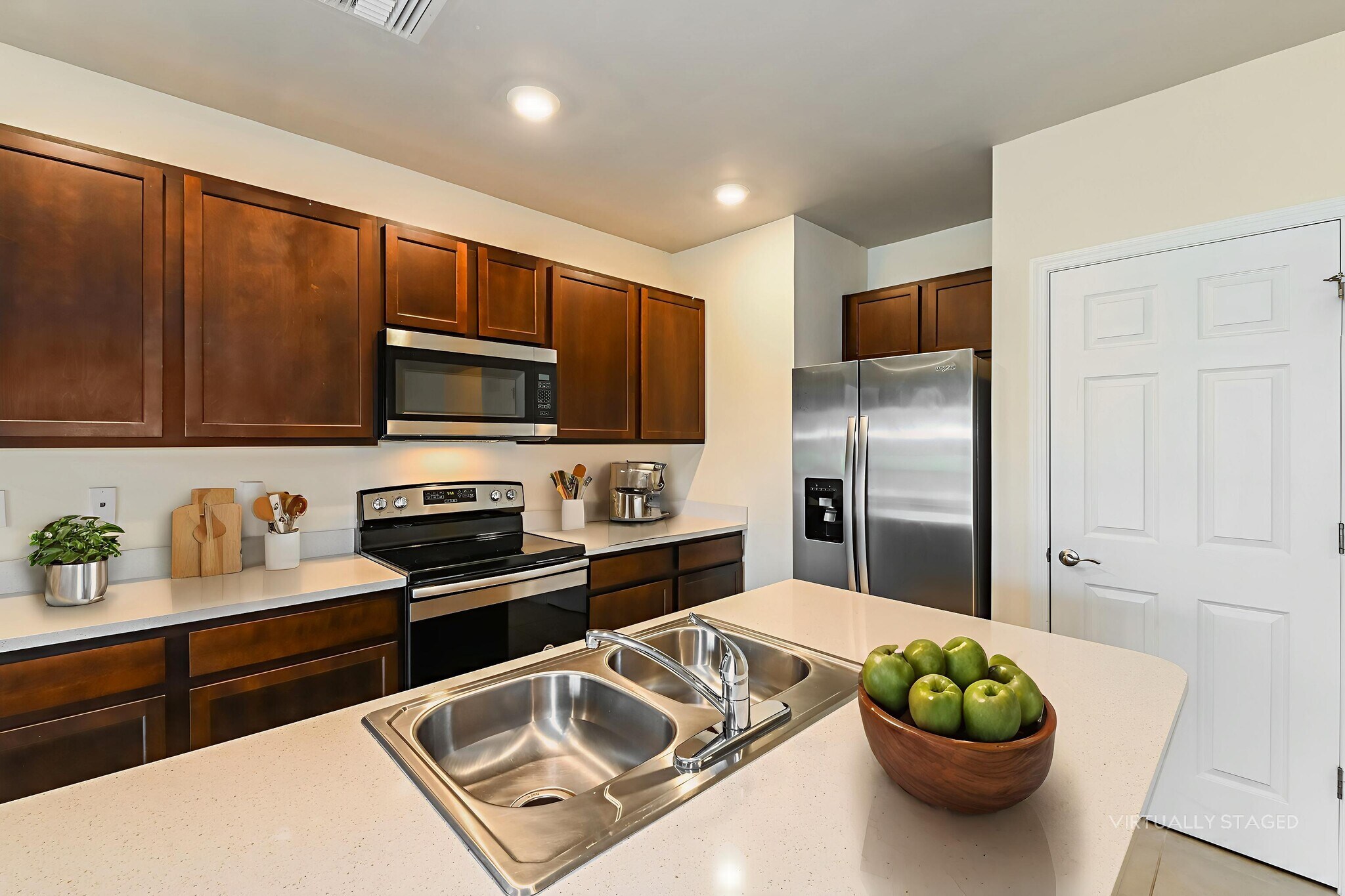 Building Photo - 15021 Wildflower Cir