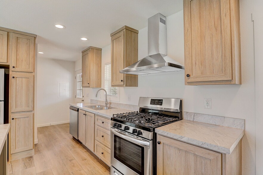 Building Photo - 2627 S Lamb Blvd