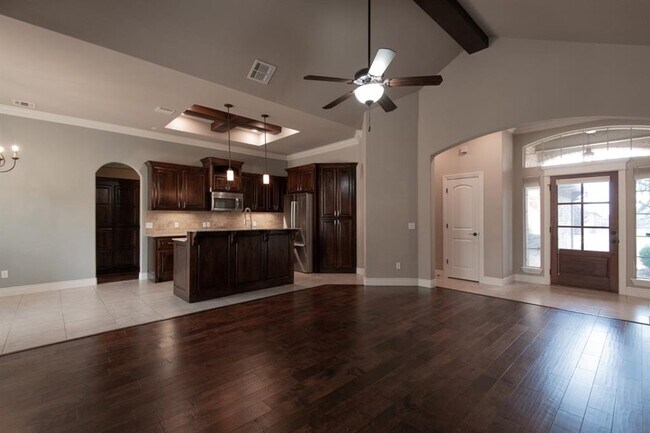 Building Photo - 2124 Newbrook Dr