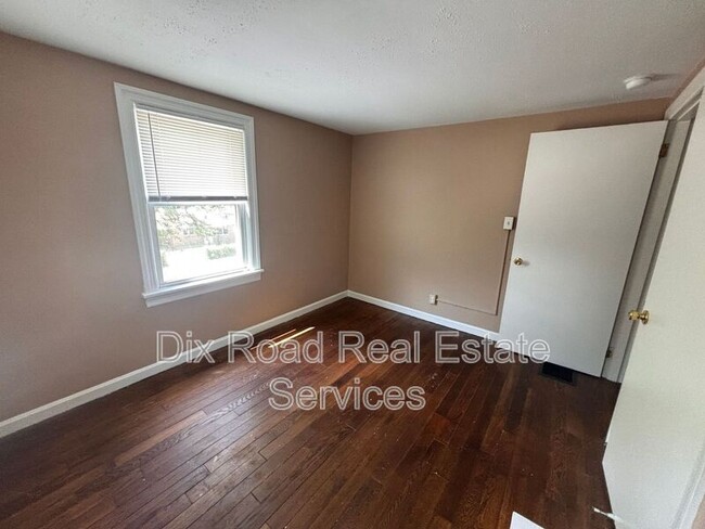 Building Photo - 2237 Nomad Ave