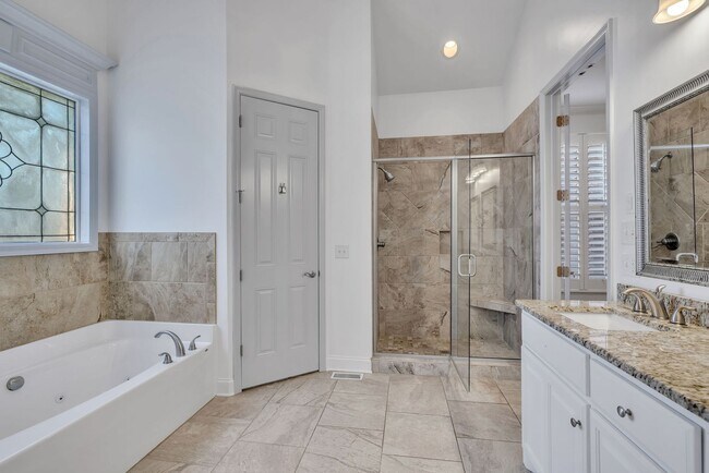 Building Photo - Stunning rental home on a premium lot in s...